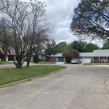 Oasis 3 Near Dfw Airport With Mediterranean Setting Irving Exterior foto