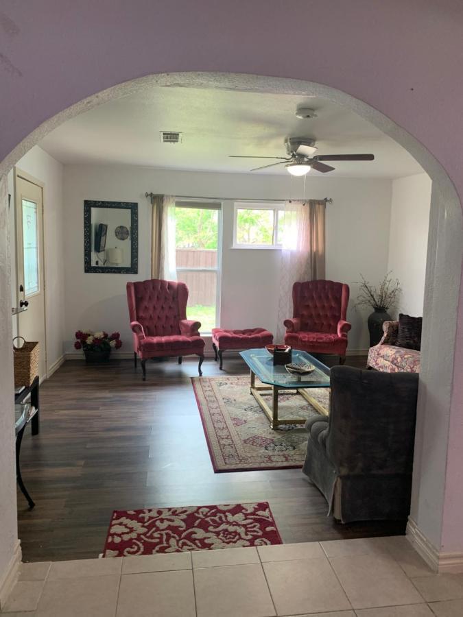 Oasis 3 Near Dfw Airport With Mediterranean Setting Irving Exterior foto